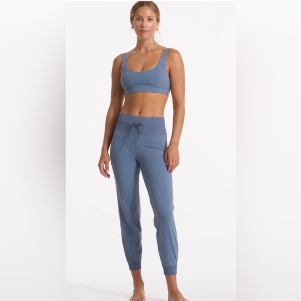 VUORI daily joggers
